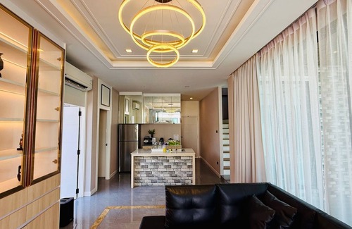 Huai Yai Villa | A luxury Pool villa for Friends & Family 5 Bedrooms pet friendly