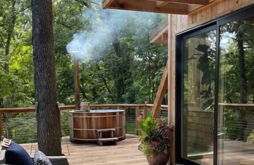 Farmington House | A Luxury Treehouse Experience | Wood-Fired Cedar Hot Tub