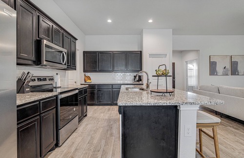 Joshua House | A Modern Gem for Families on the Move