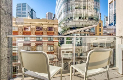 Sydney Central Business District Apartment | A Modern & Spacious Studio Next to Darling Harbour
