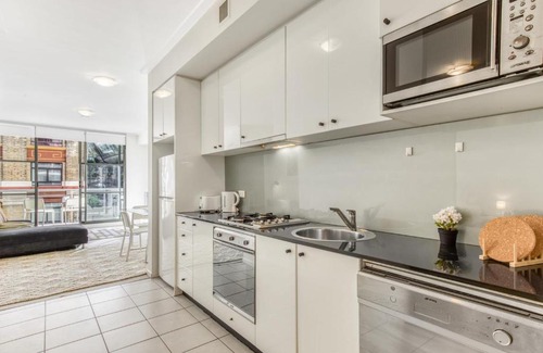 Sydney Central Business District Apartment | A Modern & Spacious Studio Next to Darling Harbour
