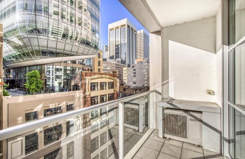 Sydney Central Business District Apartment | A Modern & Spacious Studio Next to Darling Harbour