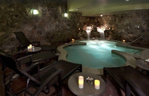 Breckenridge Resort | A perfect ski vacation in February. Ski-in Ski-out with all the amenities!