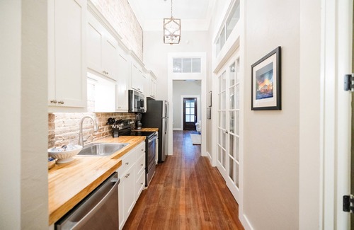 Laurel Apartment | A Picture-Perfect Stay in Downtown Laurel