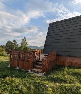 Zlatibor Ski Chalet | A Pine vikendica u srcu Zapadne Srbije