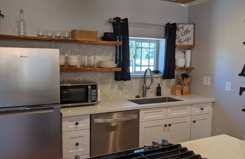 Flagstaff Cottage | A quiet cottage, nestled in the heart of the forest