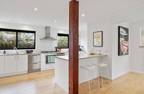 Somers House | A Relaxing Home Away from Home