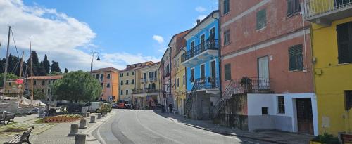 Le Grazie House | "A Ridosso" sul mare nel cuore del paese