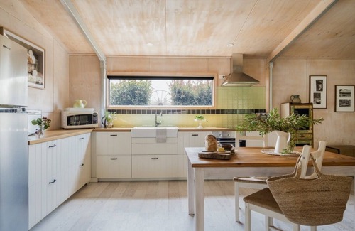 Bullarto South Apartment | A Romantic Escape in Nature’s Embrace