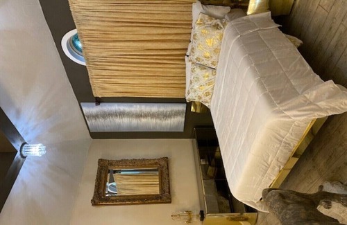 Cherry Valley Apartment | A Romantic gateway suite