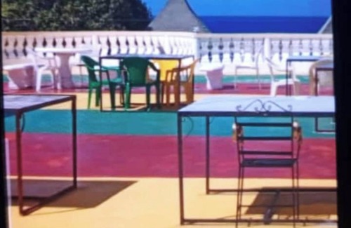 West End Apartment | A Rooftop View, Comfort & Event-Ready Spaces - #01