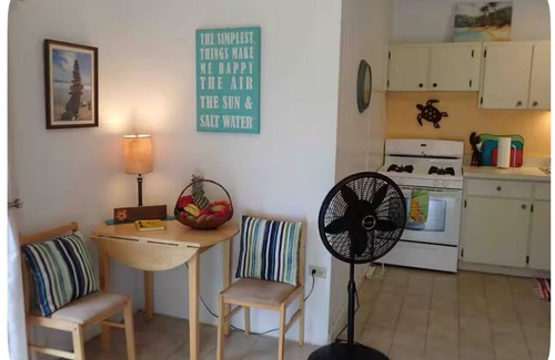 Richmond Cottage | A safe, family friendly bird watchers paradise with a beautiful ocean view.