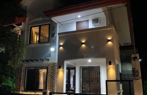 Davao House | A sea view 3 bedroom beach vacation home