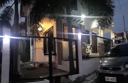 Davao House | A sea view 3 bedroom beach vacation home