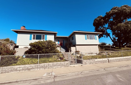 Seaside House | A Spectacular View of the Bay! ⚜️⛱️⚓️✨ 6 mins to the beach! Great for big groups