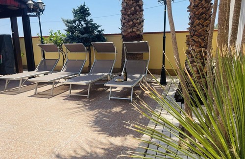 Specchiarica Villa | A stone's throw from the sea - Spacious villa with garden