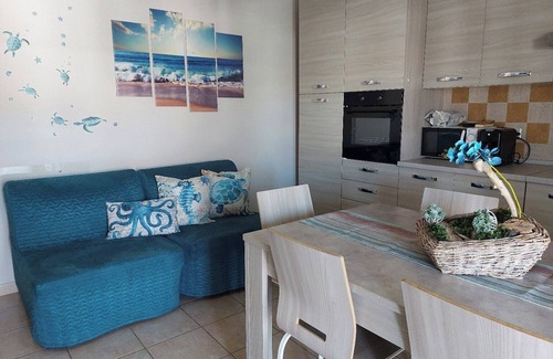 Marina di Vasto Apartment | A stone's throw from the sea, "Grecale house"