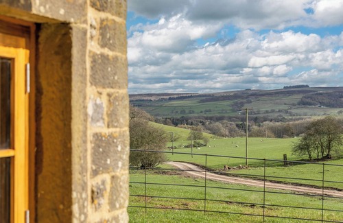 Skipton House | A stunning barn conversion sleeping 7 guests with hot tub located at an award winning wellbeing resort