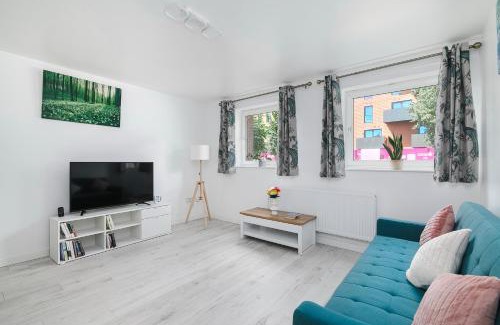 Redbridge Apartment | A Stunning Flat in London, Gants Hill