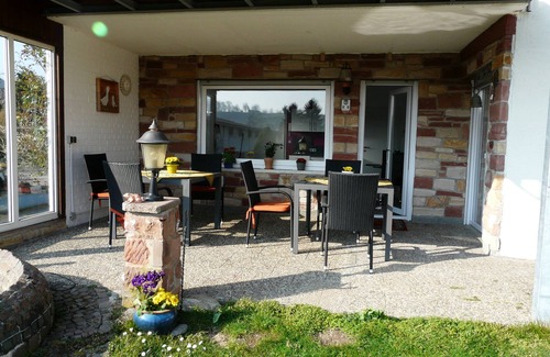 Klingenmuenster Apartment | A sunny spot below Landeck Castle in the middle of the vineyards