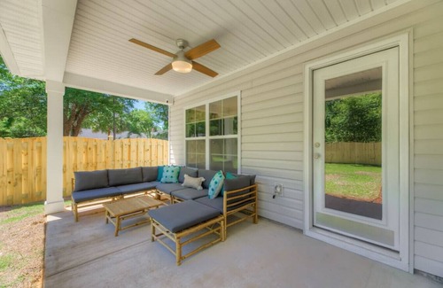 Columbia House | A Sunny & Stylish 4BR/3BA w King Beds & WiFi