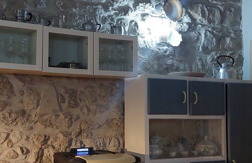 Toffia House | A tipycal Sabine house 3-bedroom in charming Toffia