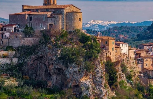 Toffia House | A tipycal Sabine house 3-bedroom in charming Toffia