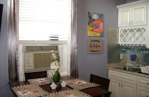 Bywater Apartment | "A True Taste of New Orleans"