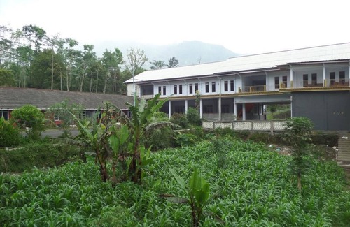Sukapura Apartment | A twinbedroom private bathroom 30 minutes to Madakaripura waterfall