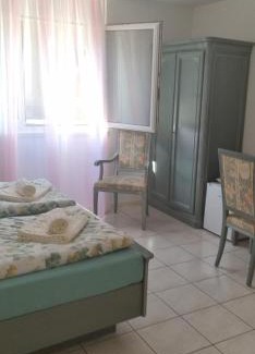 Contone House | A u r o r a Central Room tra Locarno, Lugano e Bellinzona a 1 minuto FFS
