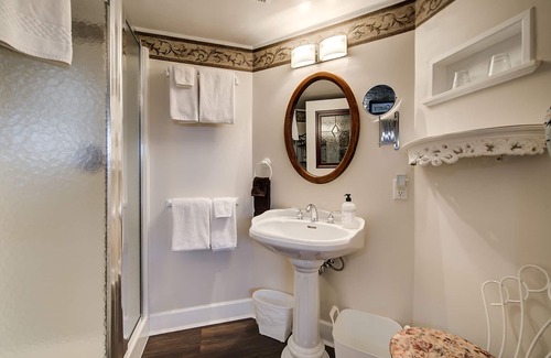 Central Okanagan Bed & Breakfast | A View to Remember Bed & Breakfast