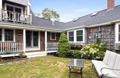 Wareham Center House | A Wave from it All: Swift's Beach Wareham