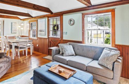 Wareham Center House | A Wave from it All: Swift's Beach Wareham