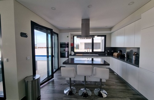 Bombarral Villa | A Wonderful Detached Villa With Stunning Views and Pool Close to Amazing Beaches