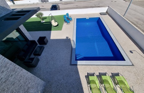 Bombarral Villa | A Wonderful Detached Villa With Stunning Views and Pool Close to Amazing Beaches