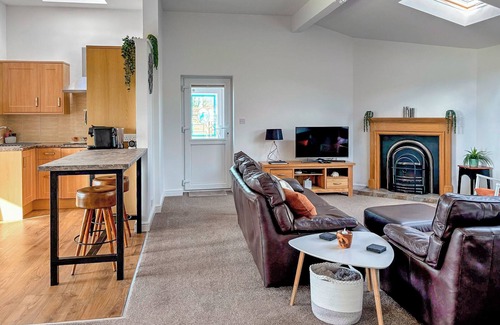 Winsford Cottage | A wonderful single level property set within a working equestrian setting.