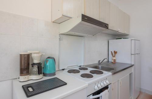 Stobrec Apartment | A2 apt near beach w patio parking and grill