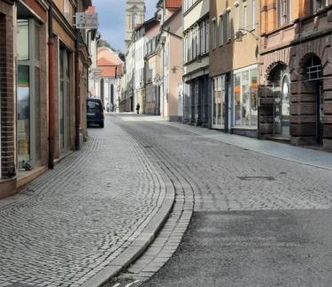 Eisenach Apartment | A7 J22 FeWo Michelangelo NETFLIX Fußgängerzone