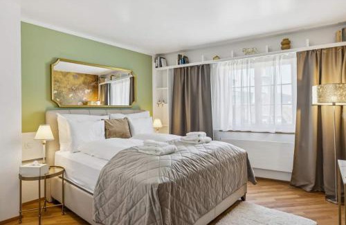 Old Town Apartment | Aaaluxuryrooftopviewsoldtownbestlocationac