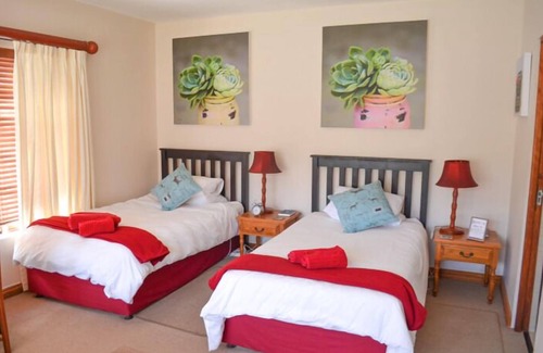 Swellendam House | Aan De Bergen Guesthouse South Africa