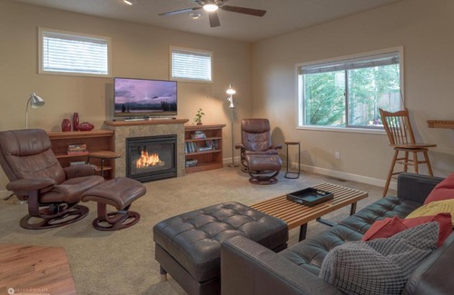 Old Farm District House | Aaron Way