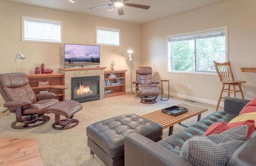 Old Farm District House | Aaron Way