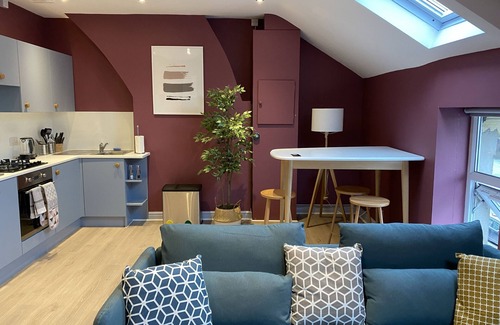 Riverside Apartment | Aaron Wise - 17 Fitzhamon Apartments