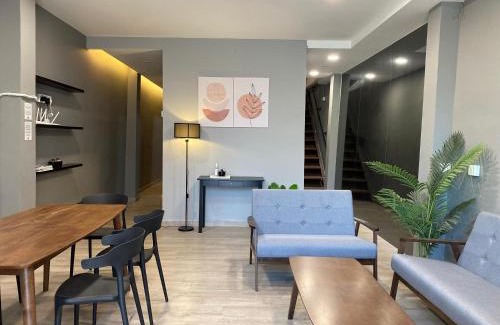 Downtown George Town Hostel | Aayu Muntri - 4 mins to Chulia St George Town