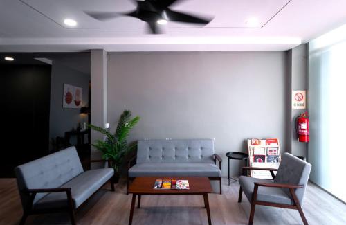 Downtown George Town Hostel | Aayu Muntri - 4 mins to Chulia St George Town