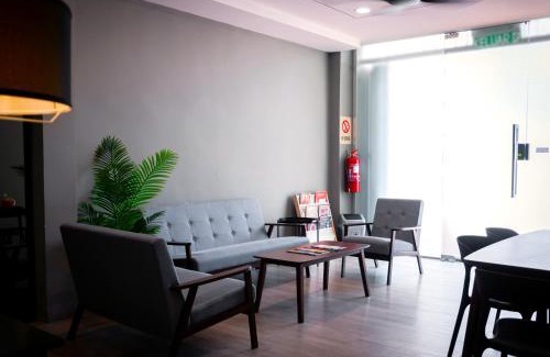 Downtown George Town Hostel | Aayu Muntri - 4 mins to Chulia St George Town