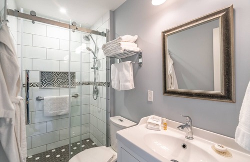 Historic Old Town Bed & Breakfast | Abacot Hall Bed & Breakfast