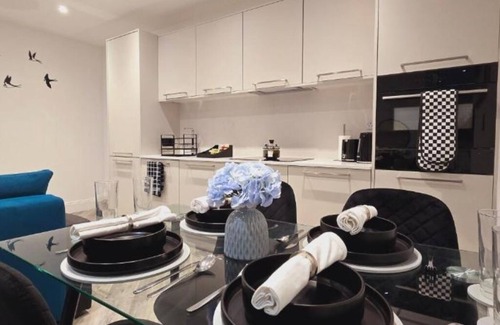 Reading City Centre Apartment | Abbey Corner By Nivaas 4 : Apartment with City Viewnn