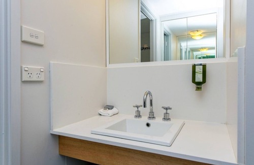 Greenway Hotel | Abode Tuggeranong