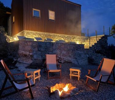 Karuc House | Above the Lake